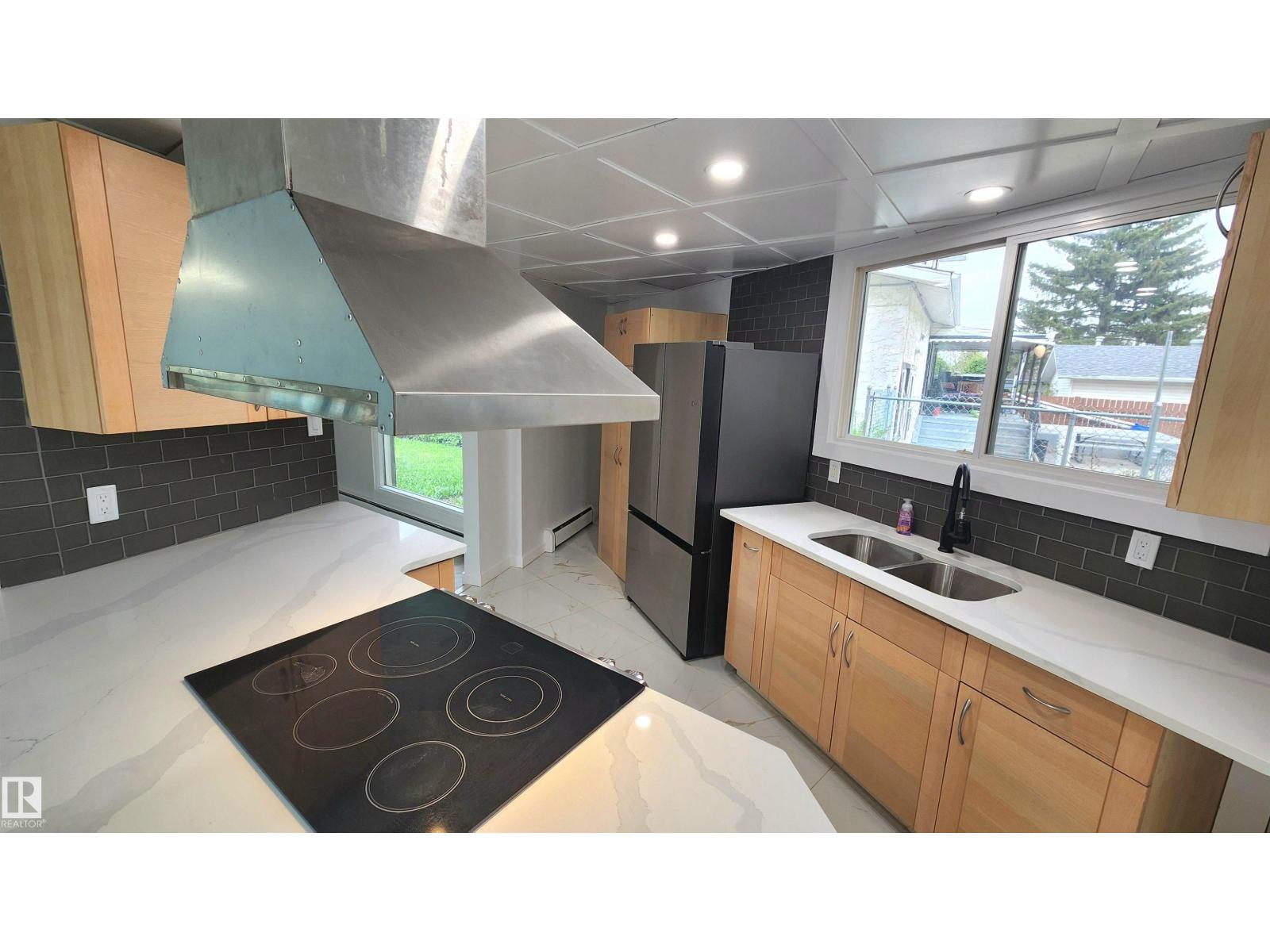 9535 147 AV NW - 13