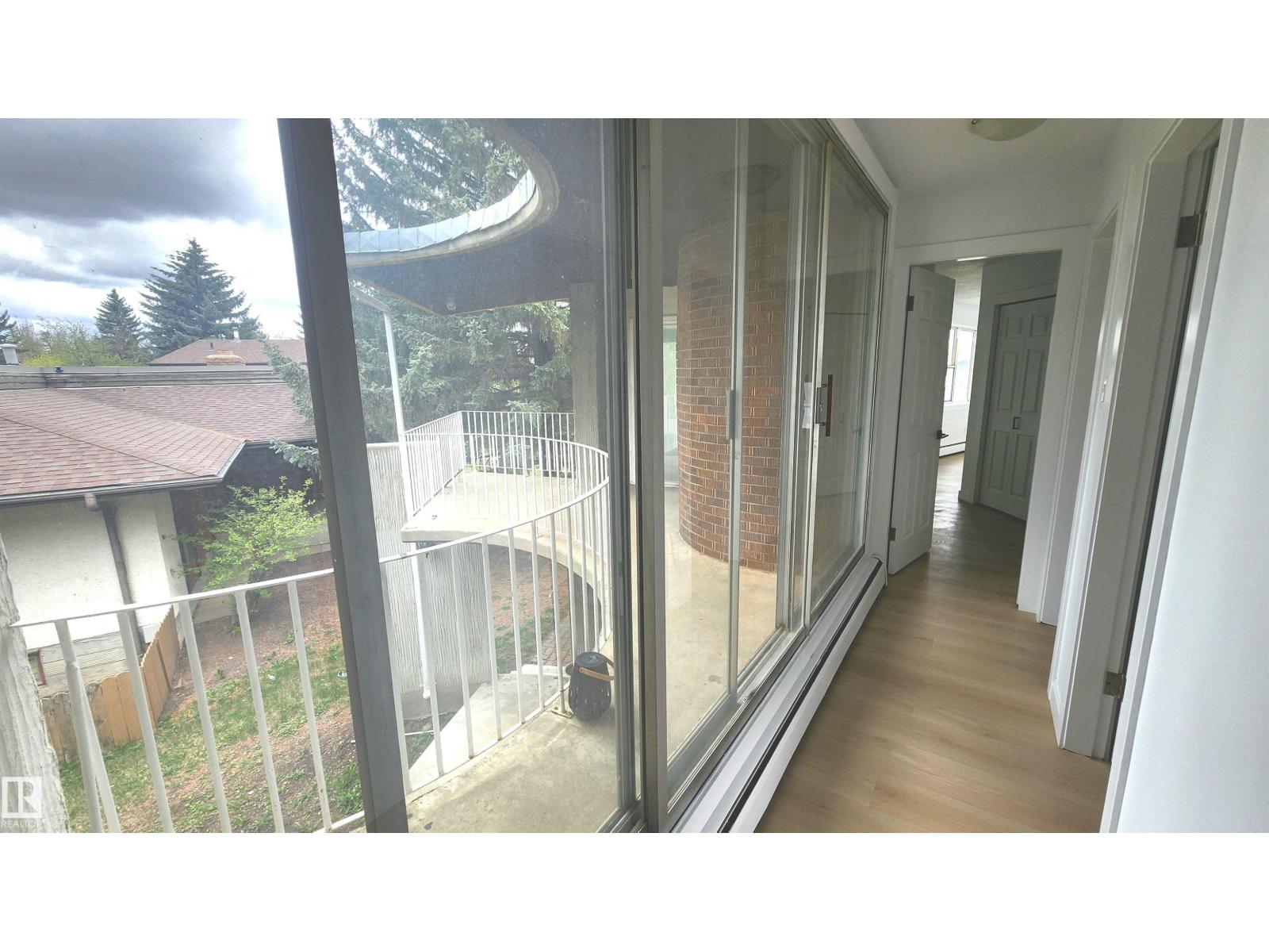 9535 147 AV NW - 29