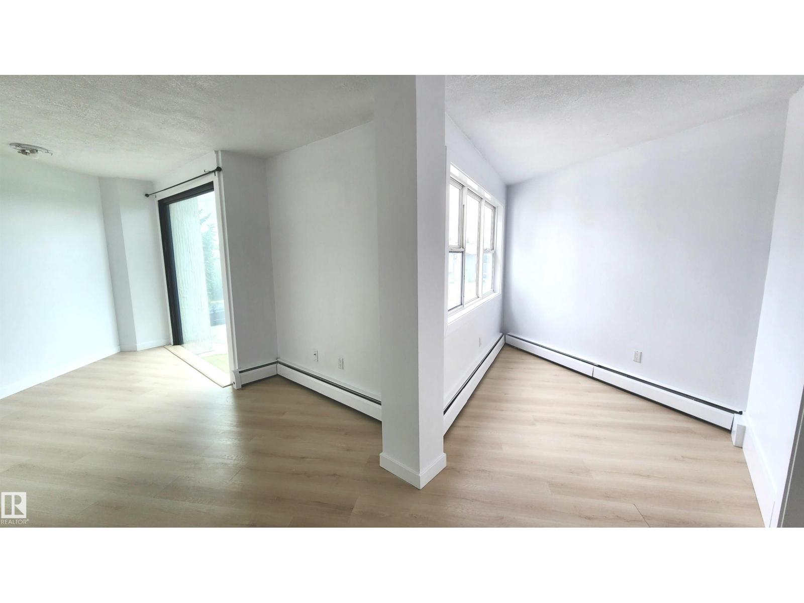 9535 147 AV NW - 23