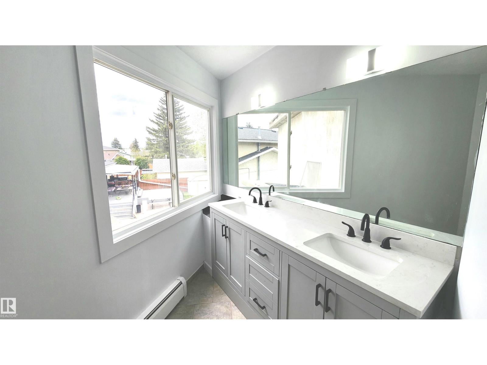 9535 147 AV NW - 34
