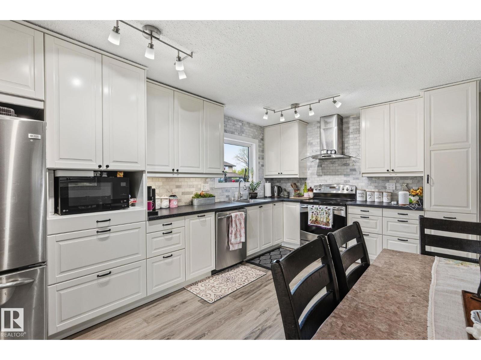 15232 120 NW NW - 11
