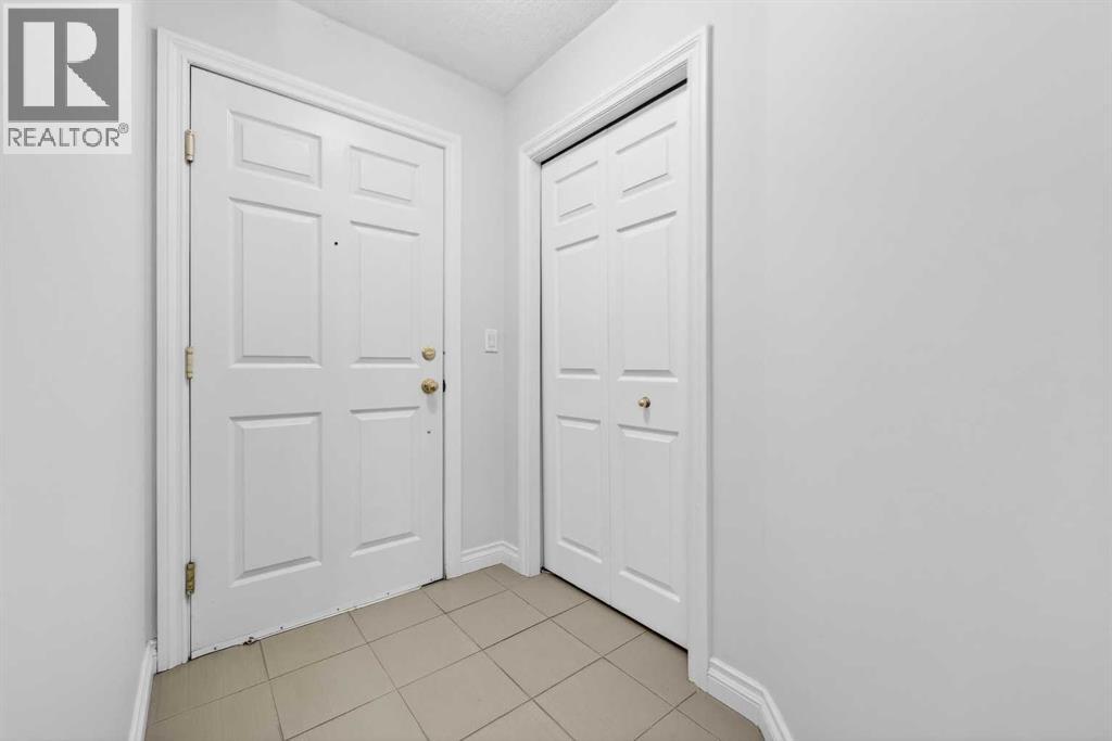 #208 630 10 Street NW - 4