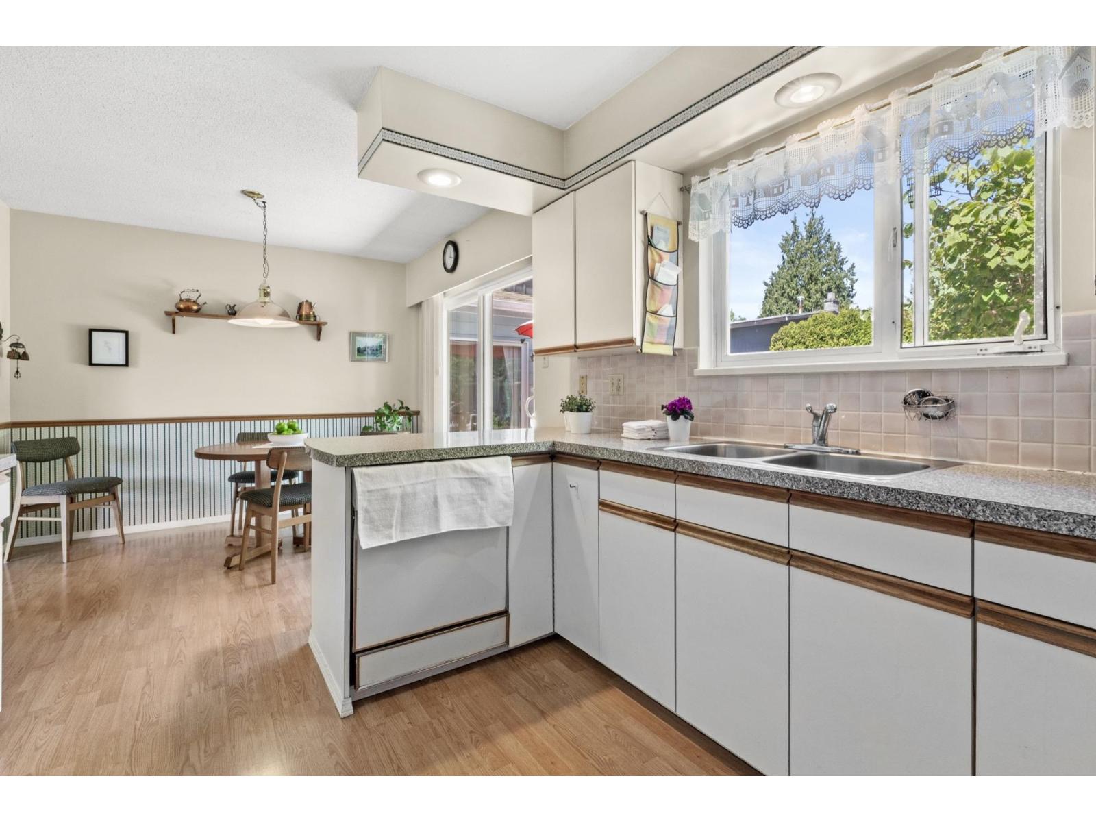 15817 GOGGS AVENUE, White Rock