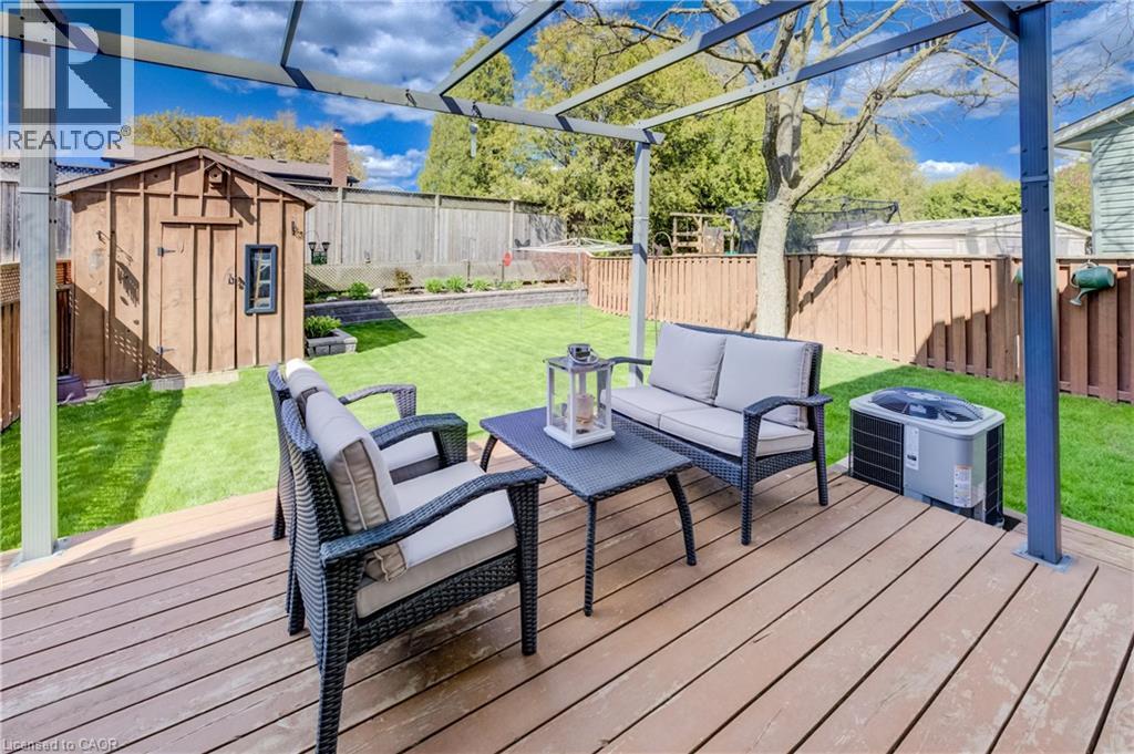 10 MEADOW WOODS Crescent - 32
