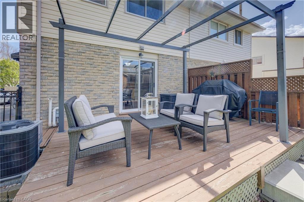 10 MEADOW WOODS Crescent - 31