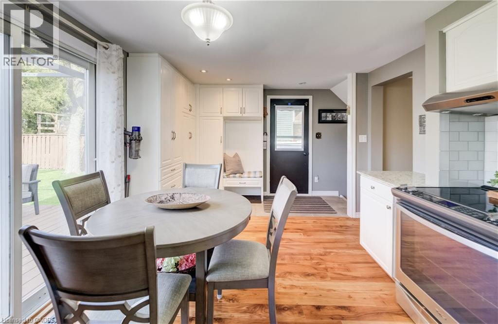10 MEADOW WOODS Crescent - 13