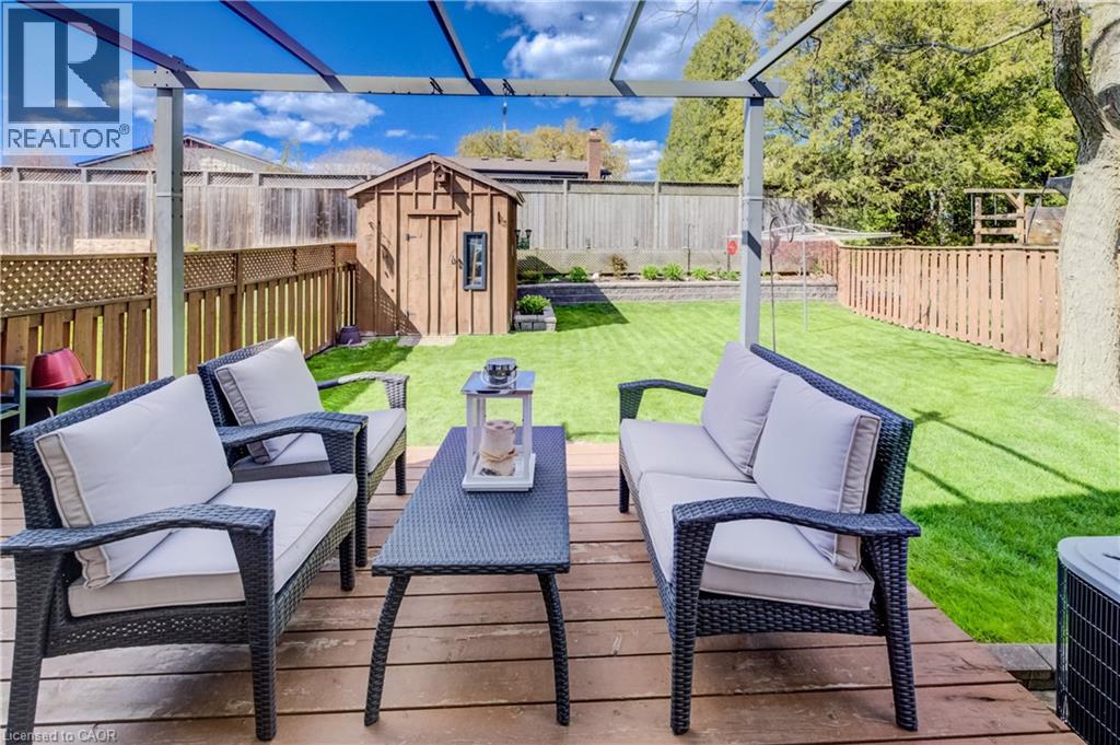 10 MEADOW WOODS Crescent - 33
