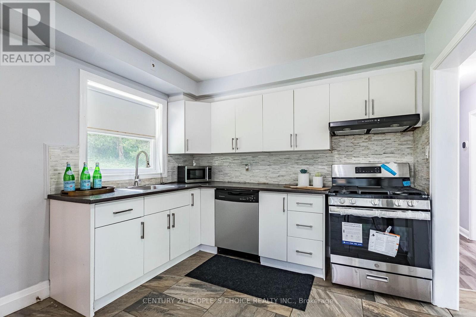 39 MEADOWLAND DRIVE - 20