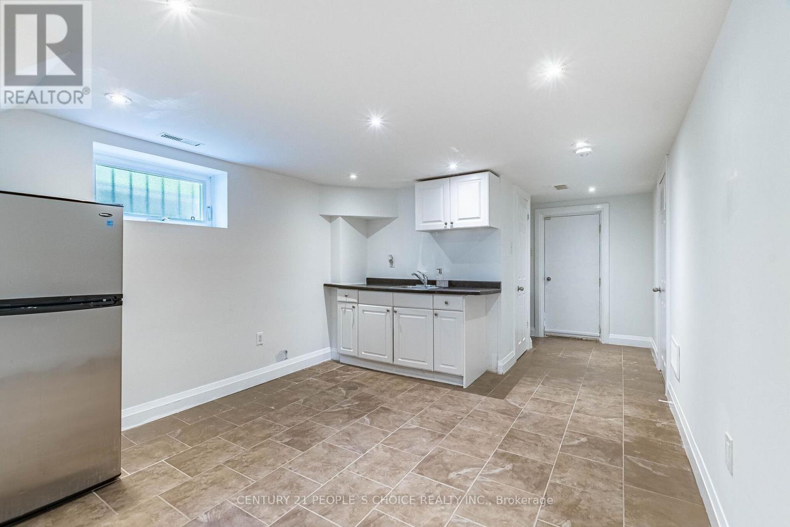 39 MEADOWLAND DRIVE - 39