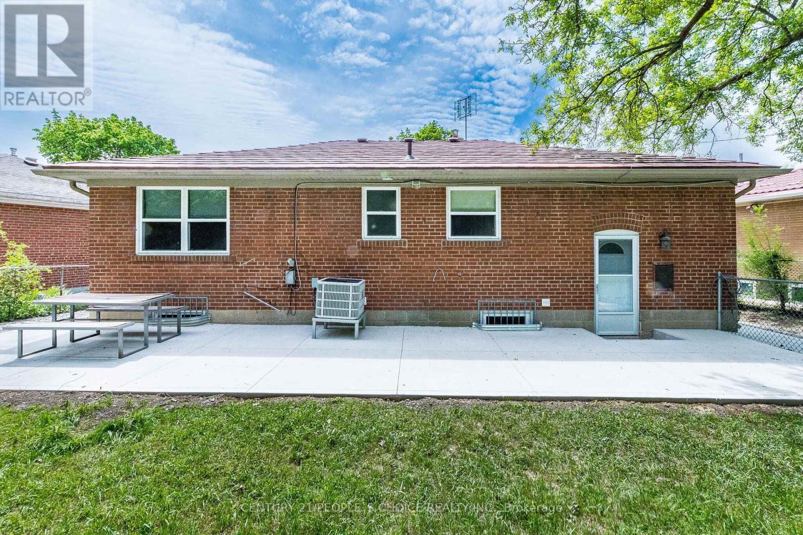 39 MEADOWLAND DRIVE - 49