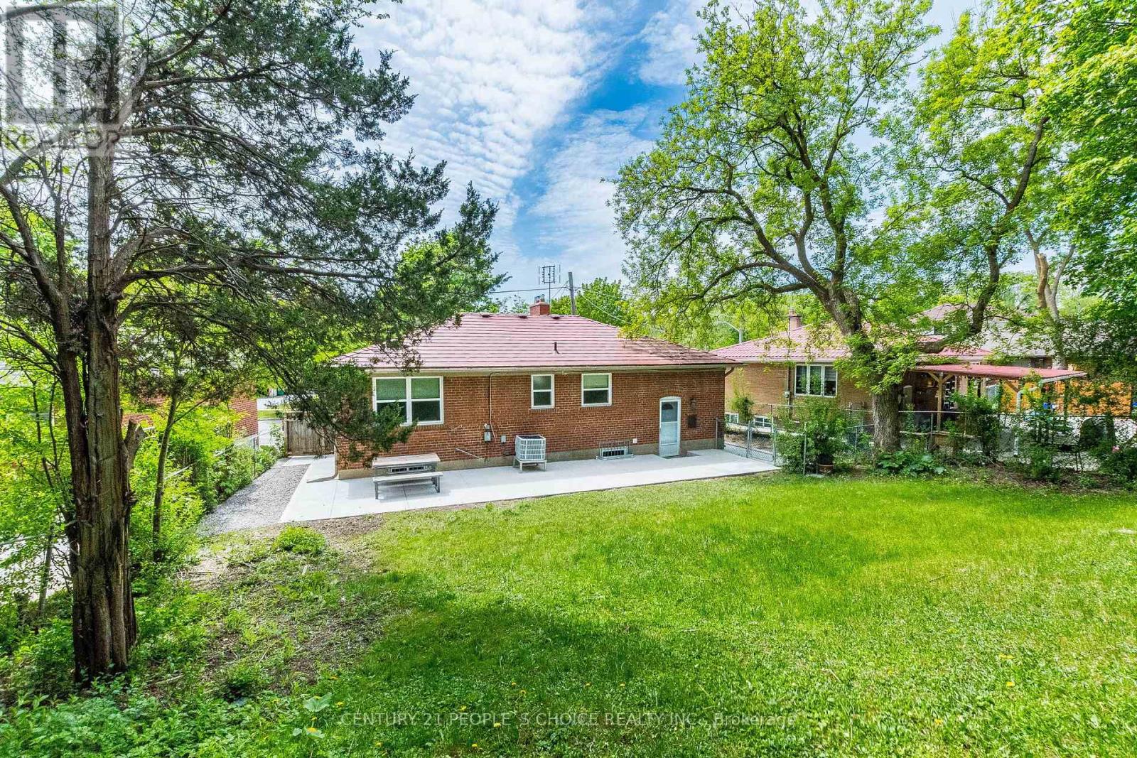 39 MEADOWLAND DRIVE - 48