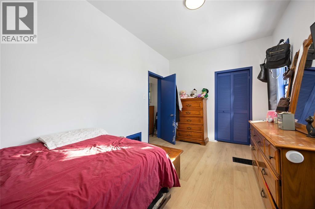 218-220 Mitton STREET South - 12