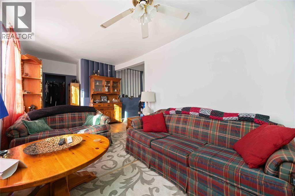 218-220 Mitton STREET South - 25