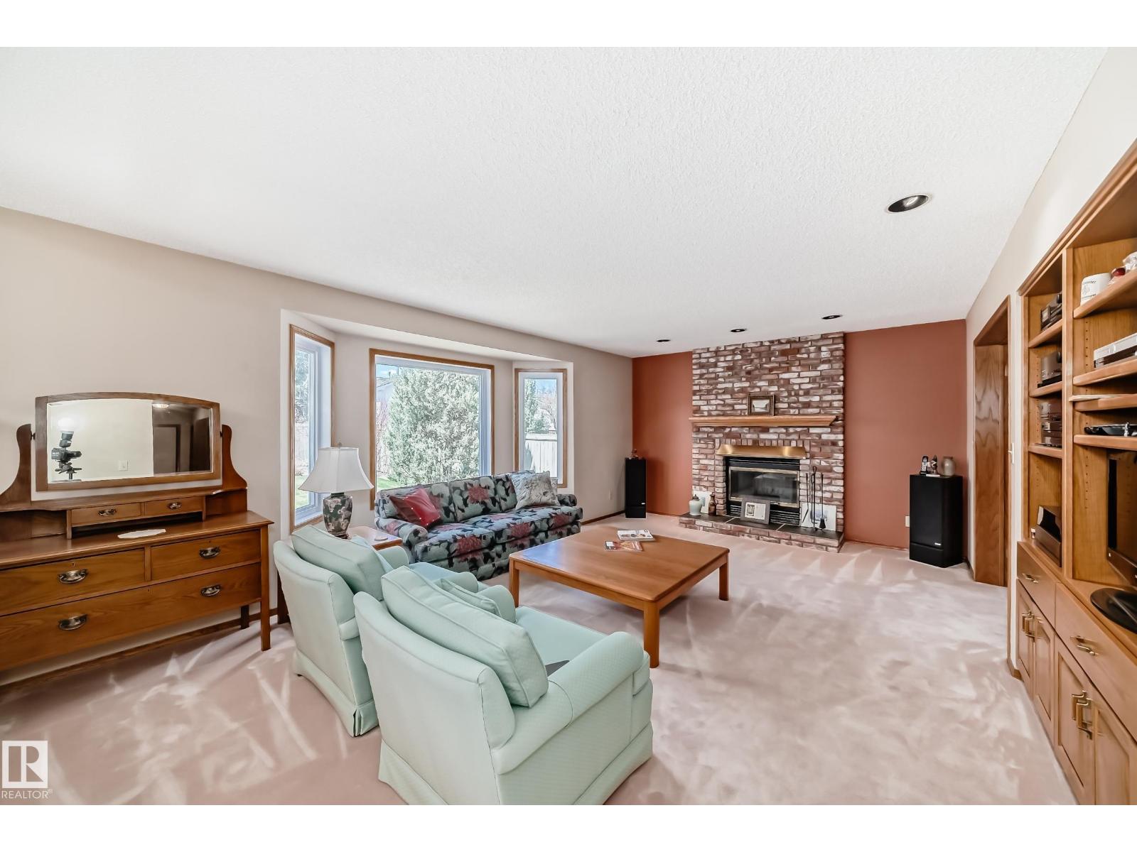 107 RIDGEMONT CR — photo 26