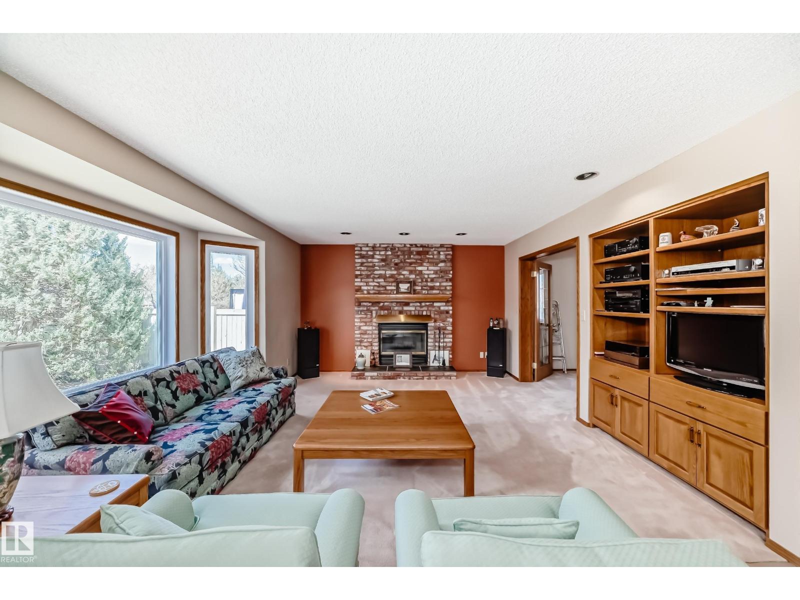 107 RIDGEMONT CR — photo 27