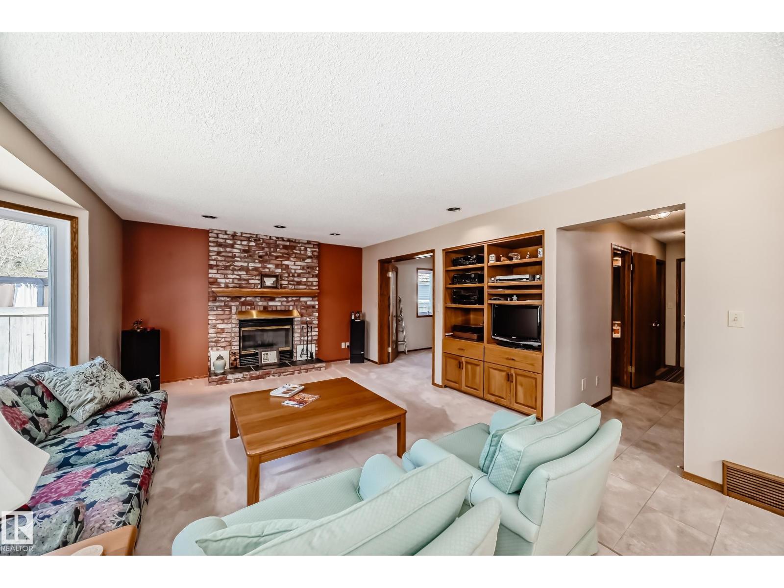 107 RIDGEMONT CR — photo 28