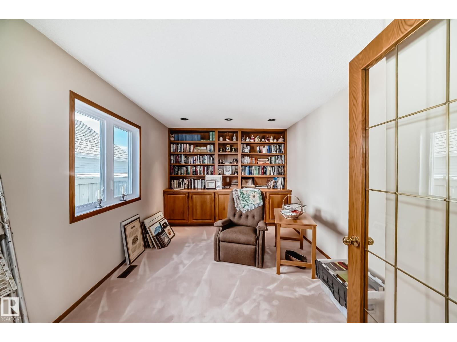 107 RIDGEMONT CR — photo 31