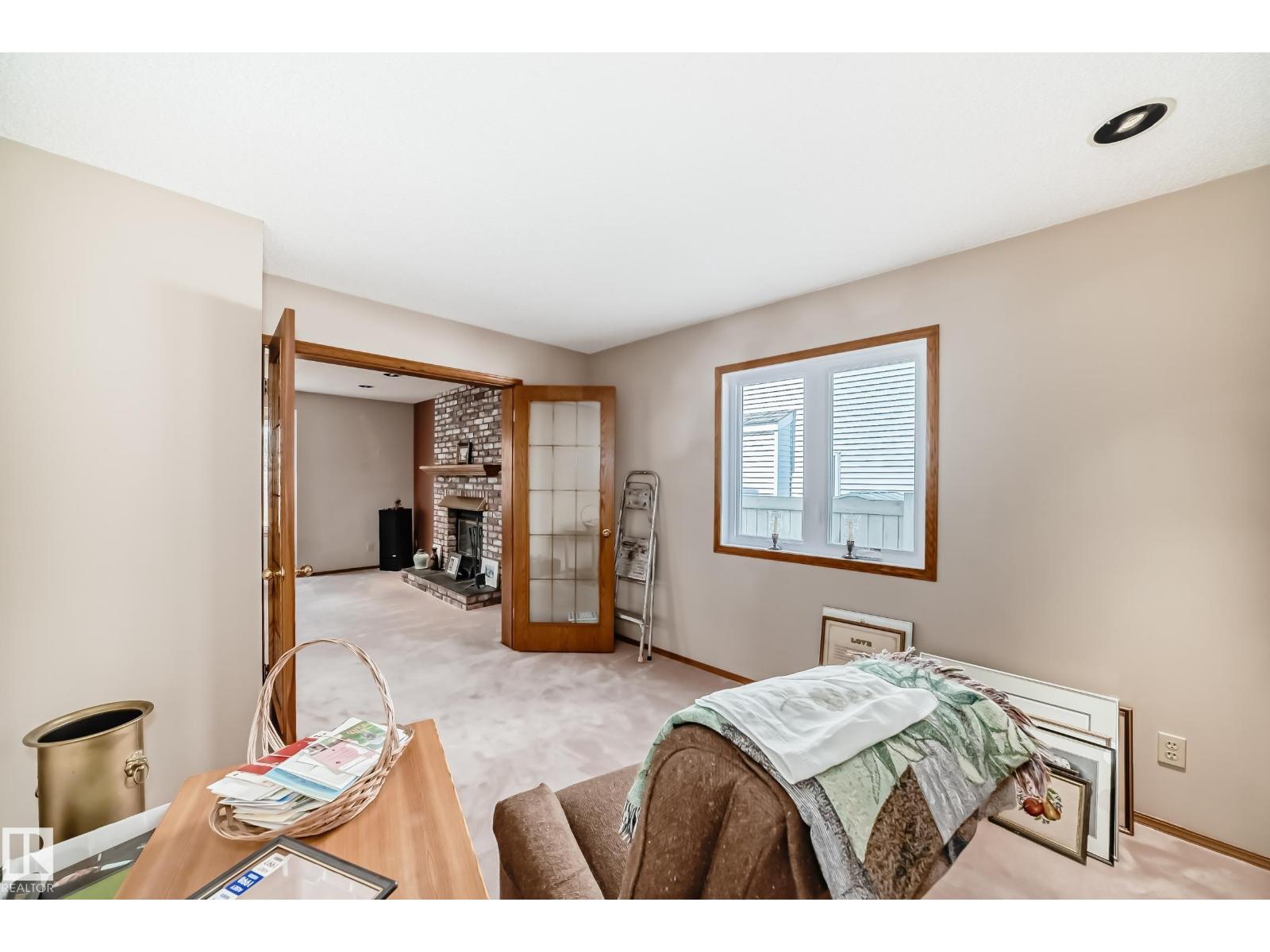 107 RIDGEMONT CR — photo 33