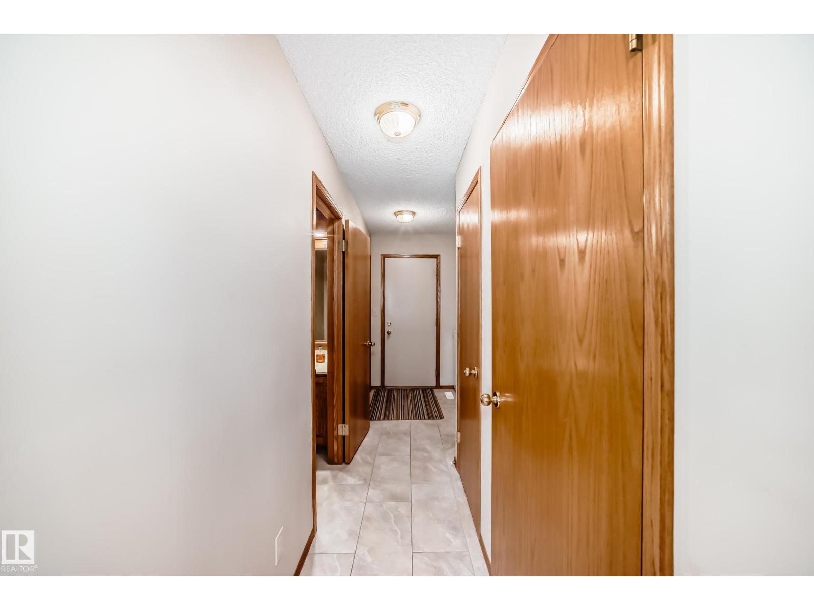 107 RIDGEMONT CR — photo 37