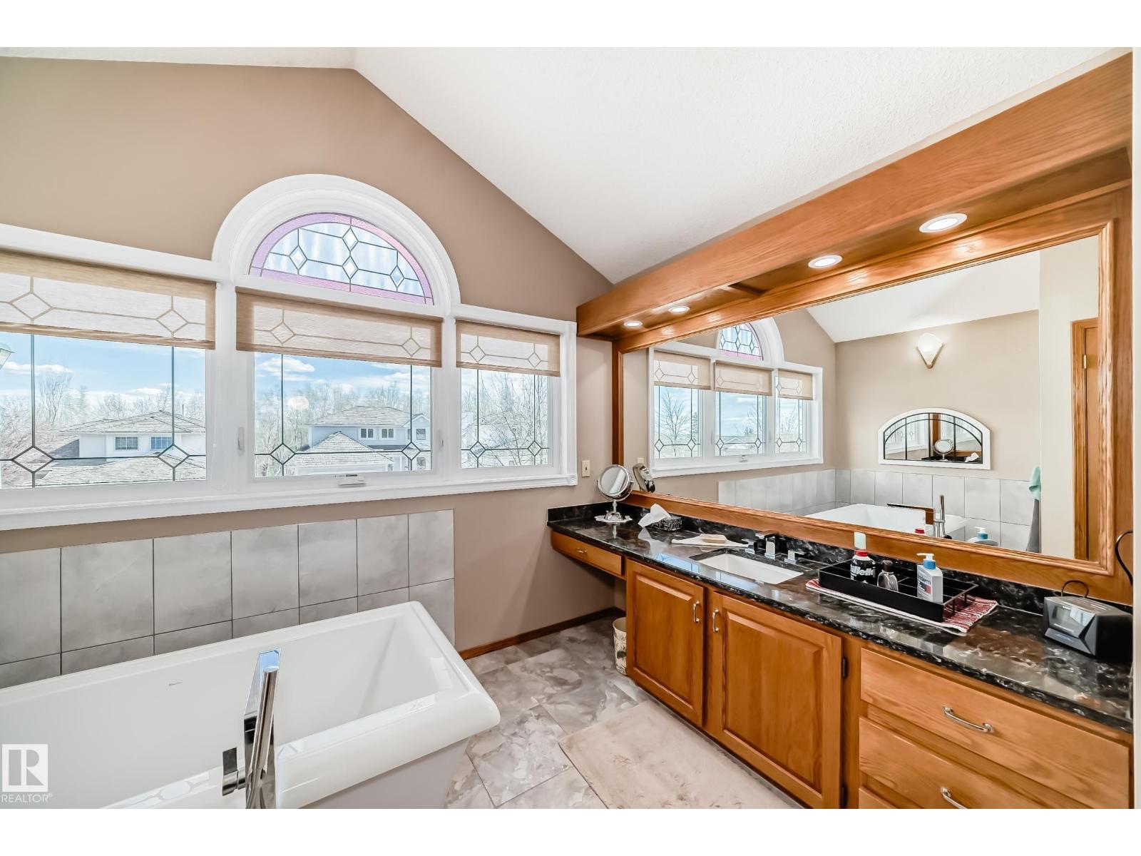 107 RIDGEMONT CR — photo 42