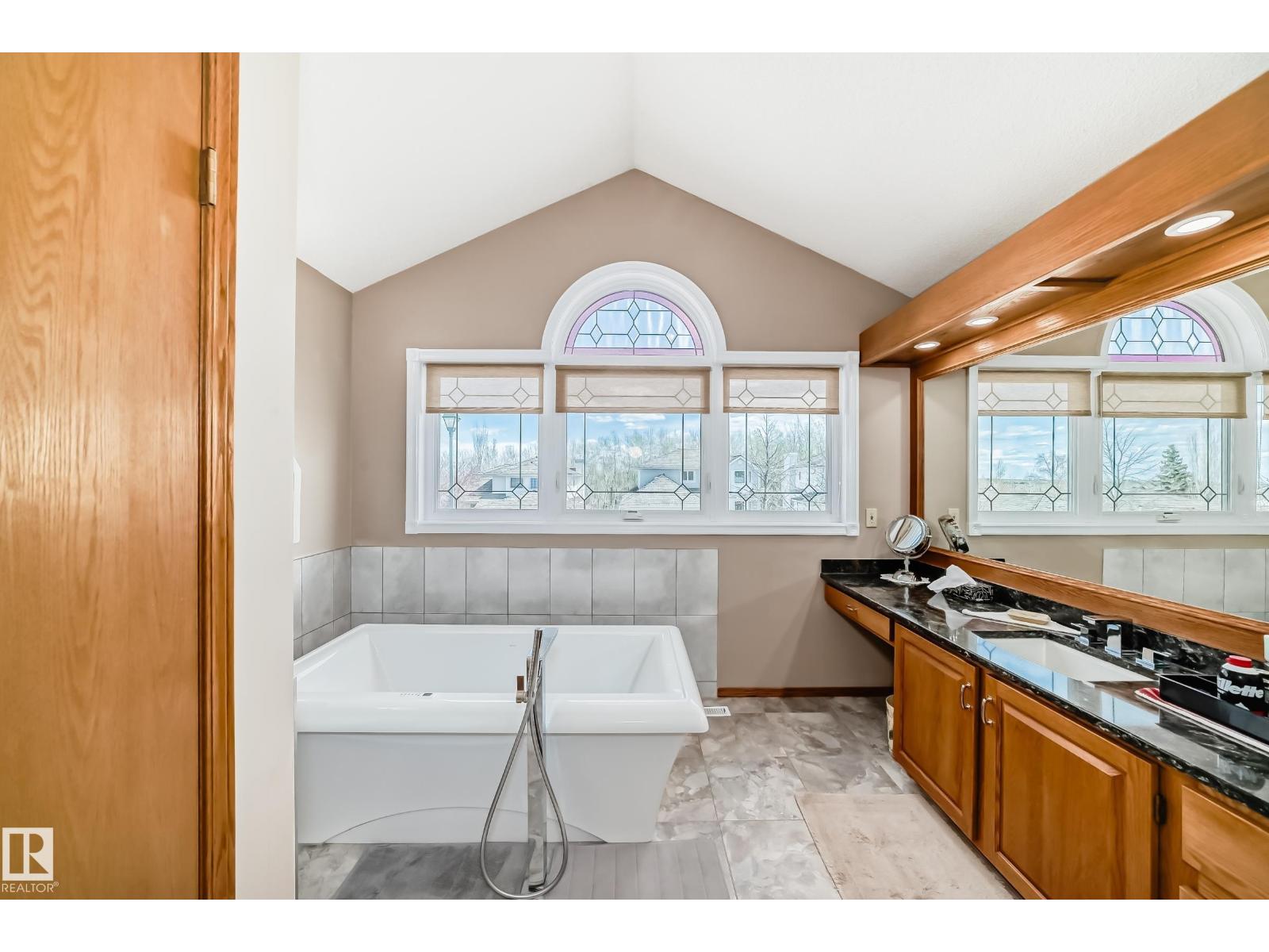 107 RIDGEMONT CR — photo 43