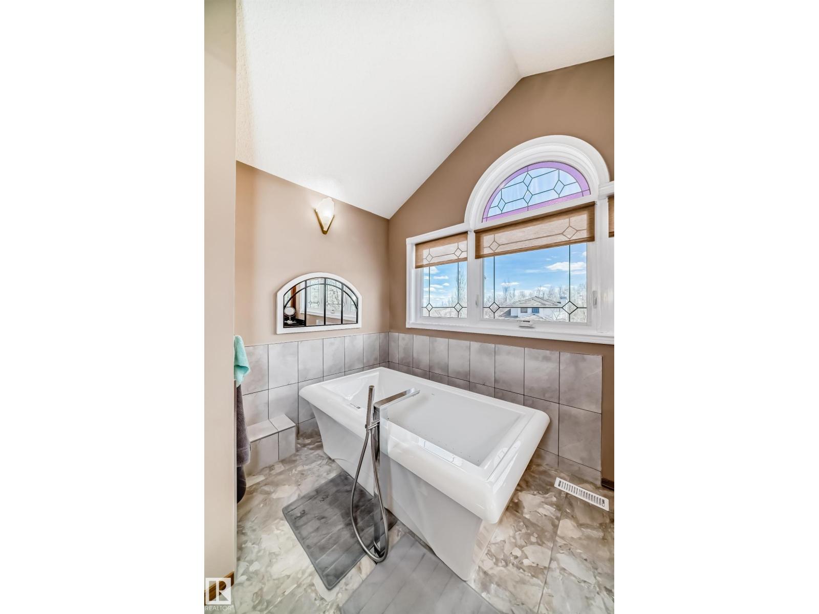 107 RIDGEMONT CR — photo 44