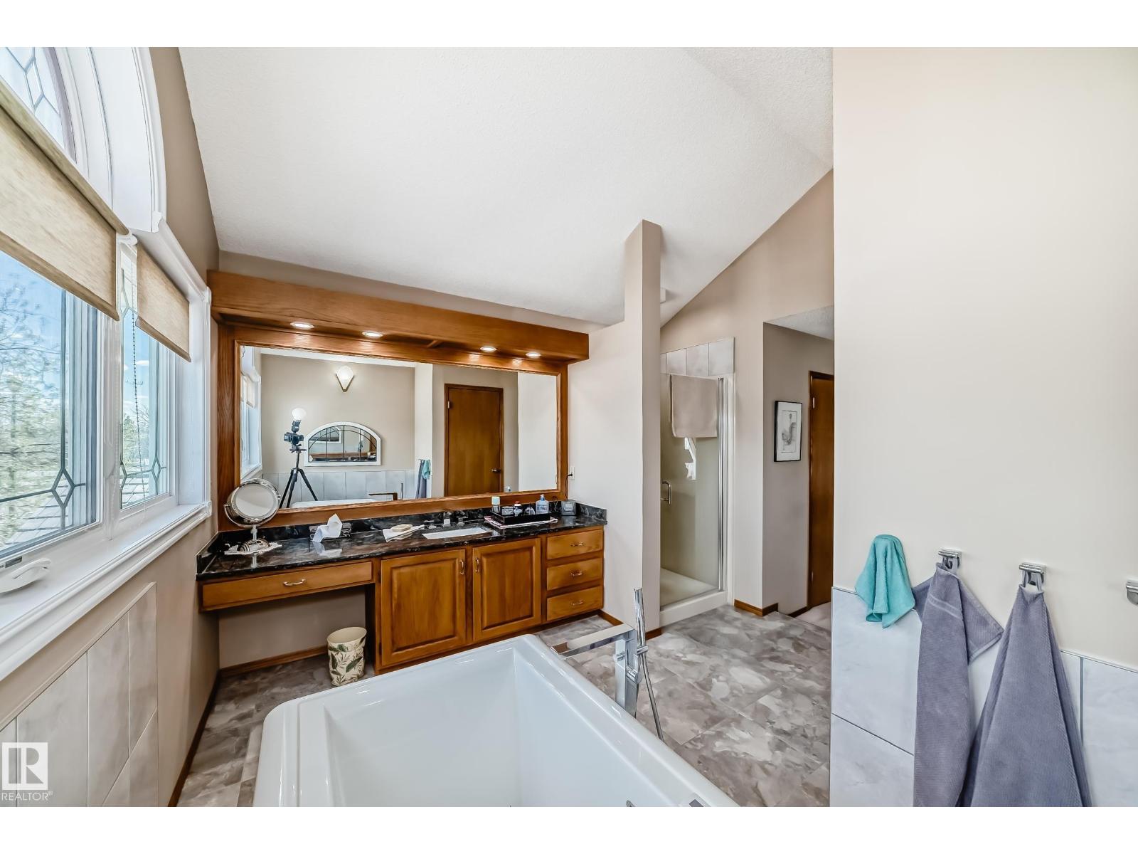 107 RIDGEMONT CR — photo 45