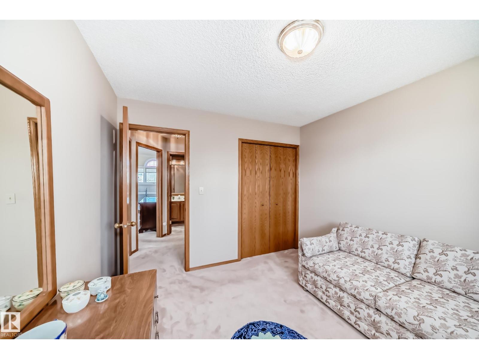 107 RIDGEMONT CR — photo 48