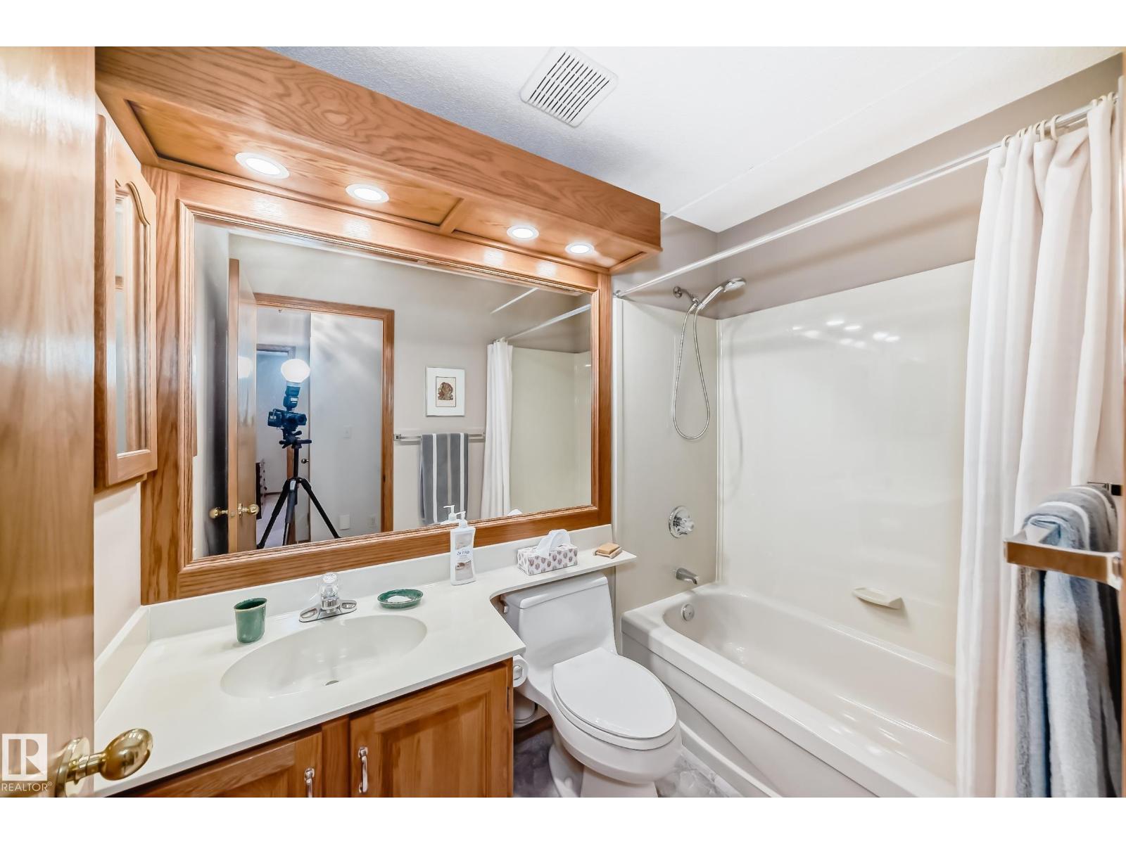 107 RIDGEMONT CR — photo 52