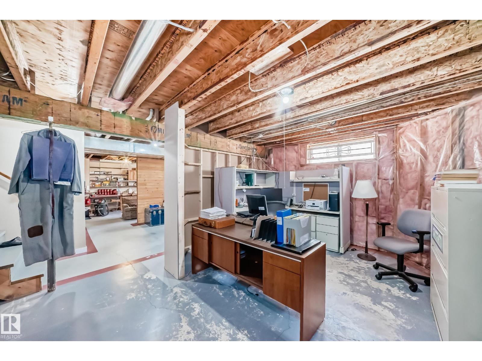 107 RIDGEMONT CR — photo 55