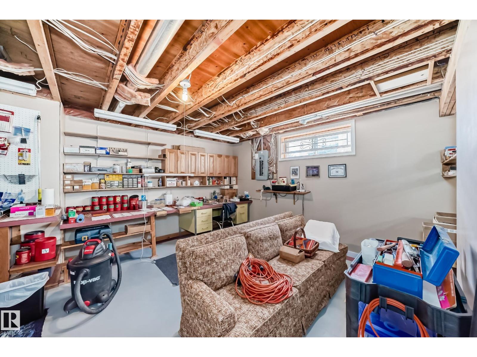 107 RIDGEMONT CR — photo 58