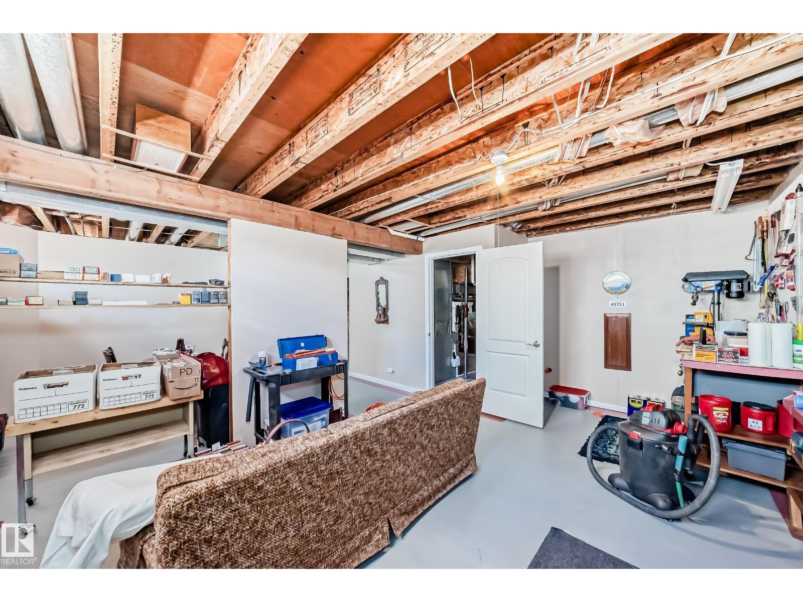 107 RIDGEMONT CR — photo 60