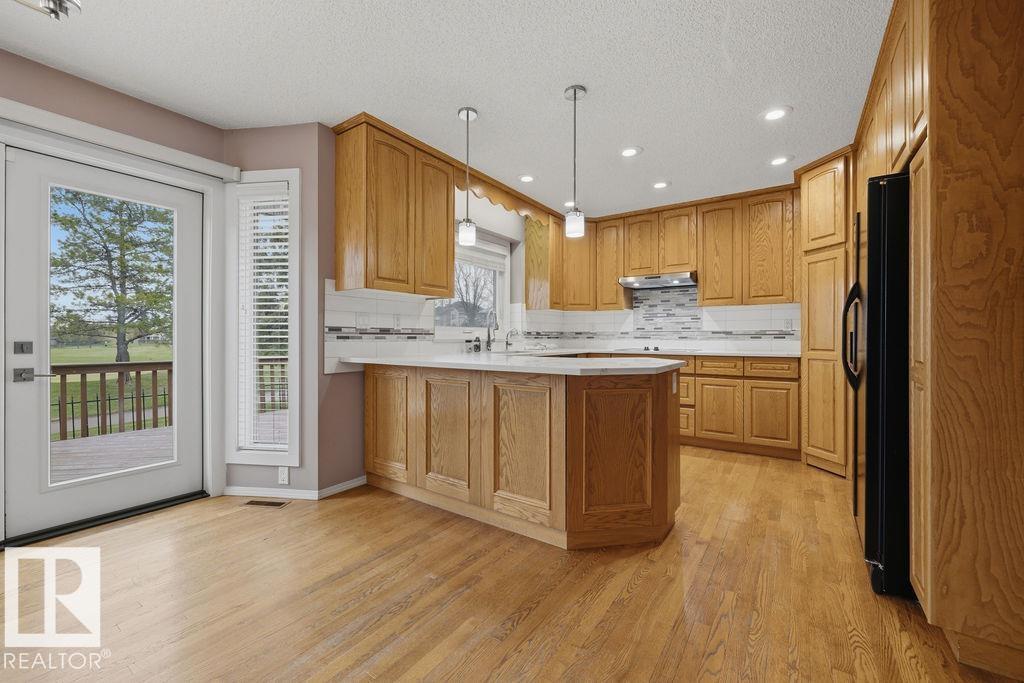 10 COLONIALE CO — photo 10