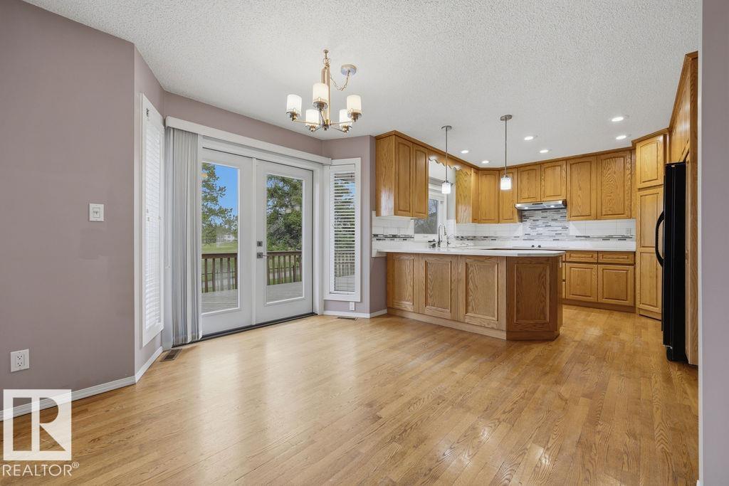10 COLONIALE CO — photo 15