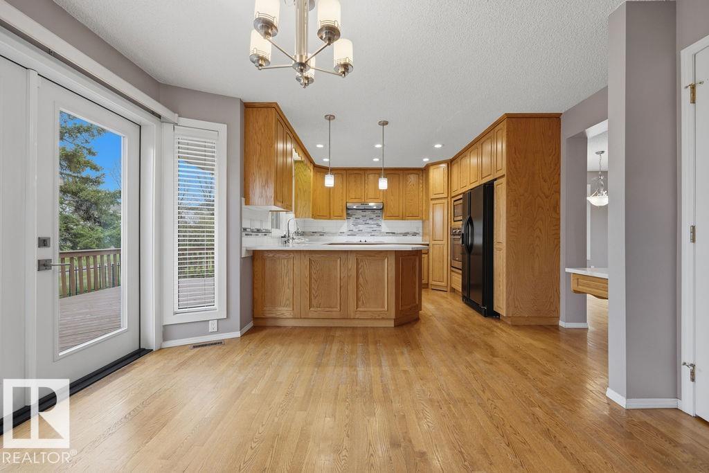 10 COLONIALE CO — photo 16