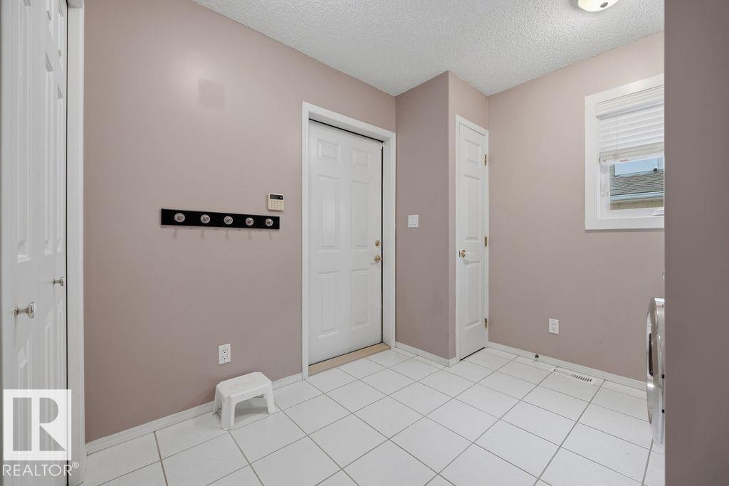 10 COLONIALE CO — photo 22