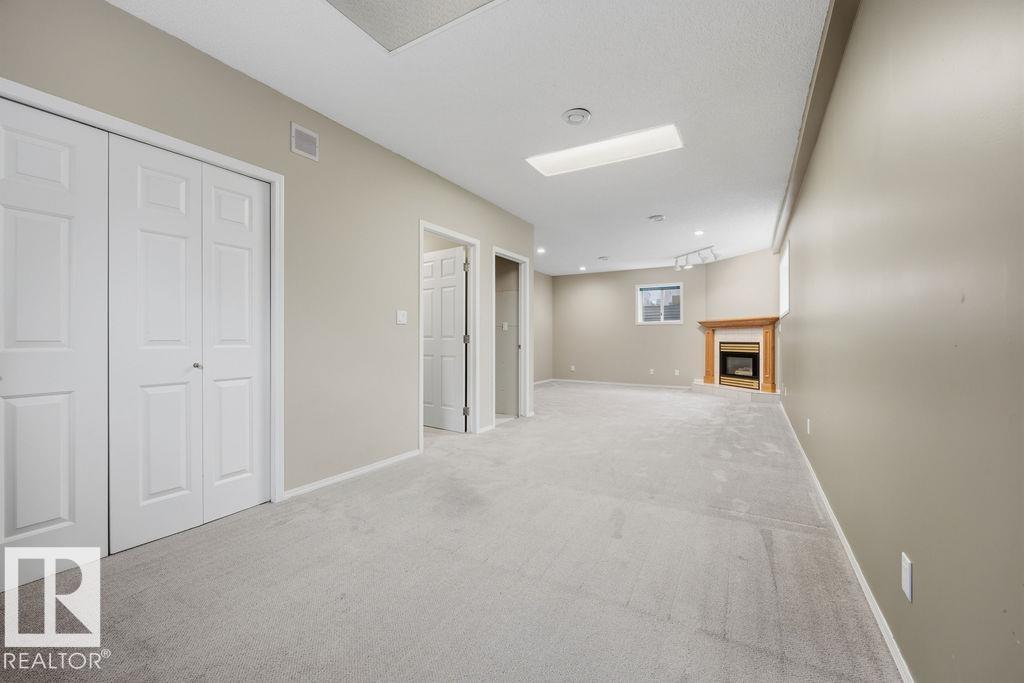 10 COLONIALE CO — photo 44