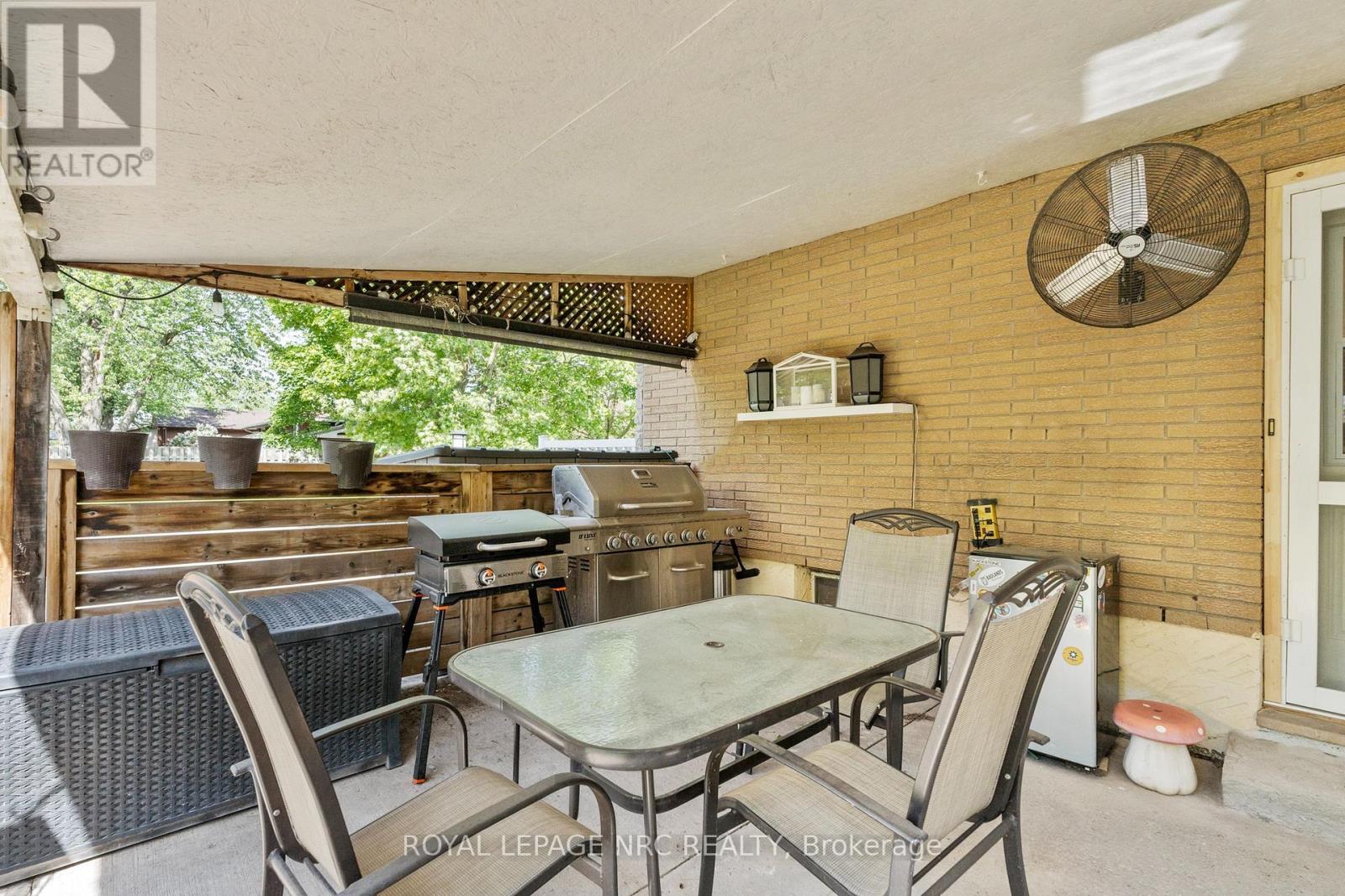 10 ANCASTER BOULEVARD - 41