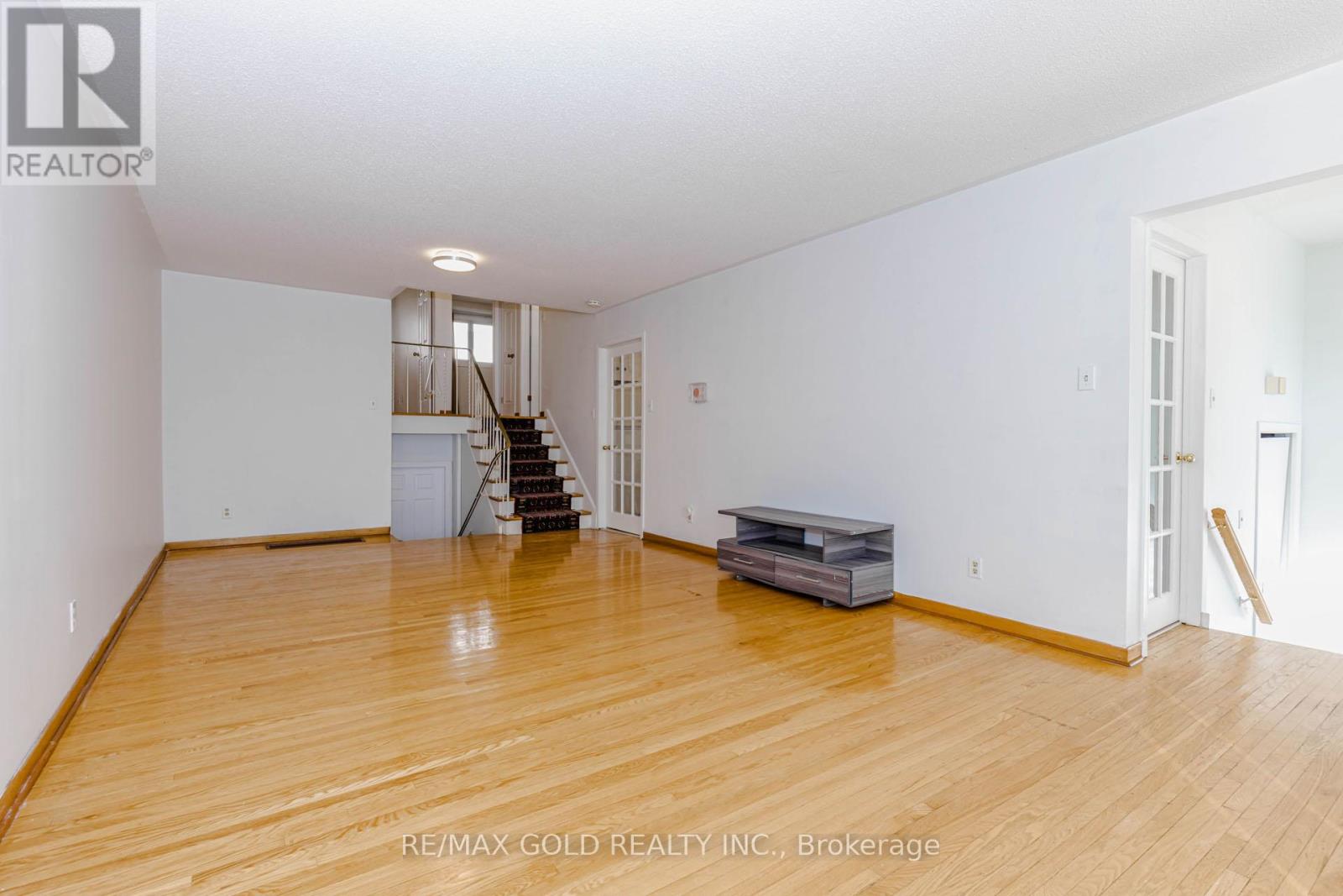 38 ACHILL CRESCENT - 7