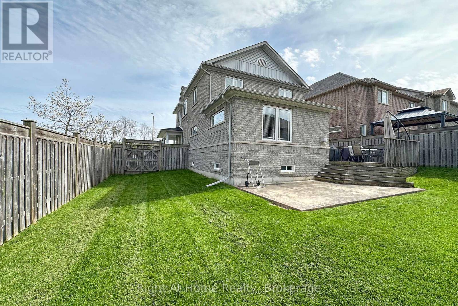 2 COUSINS STREET - 32