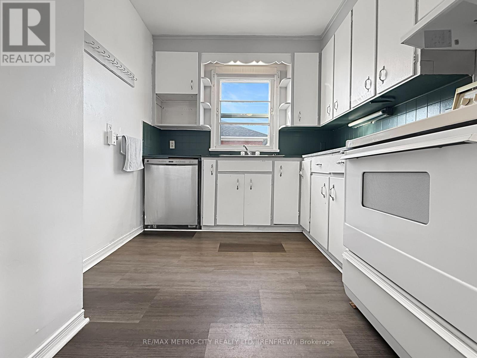 597 FORTINGTON STREET - 12