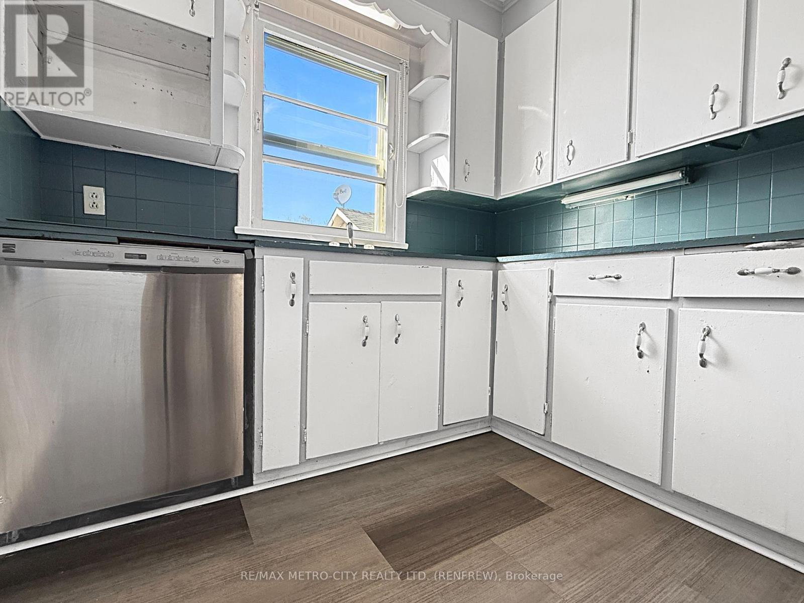 597 FORTINGTON STREET - 13
