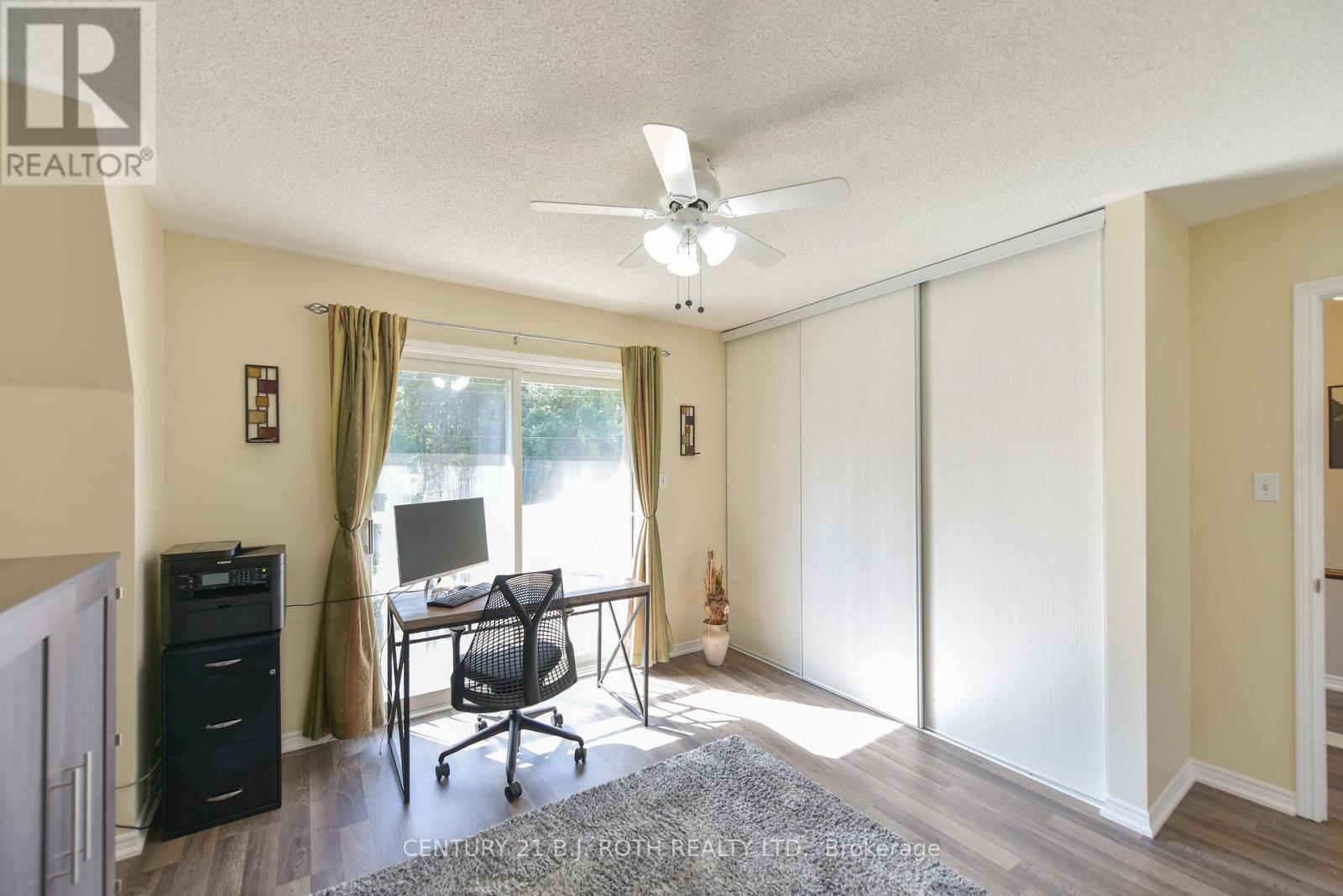 60 SIMCOE ROAD - 18