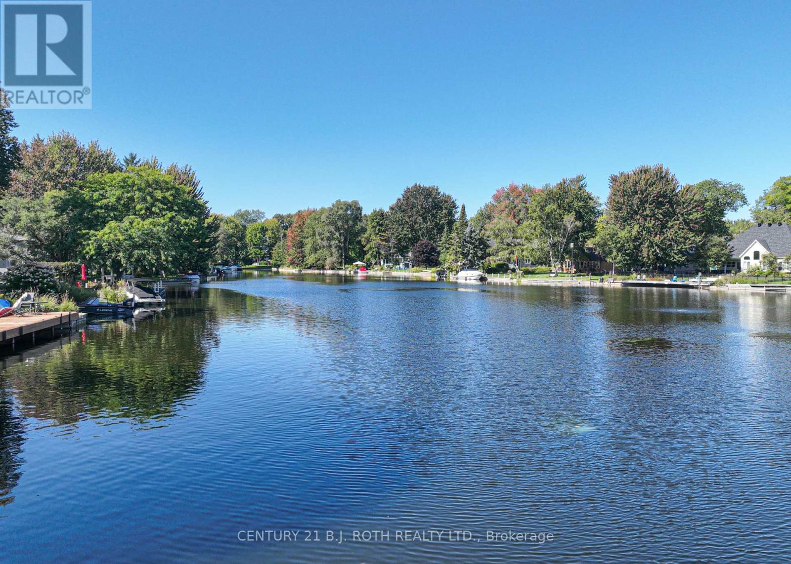 60 SIMCOE ROAD - 36