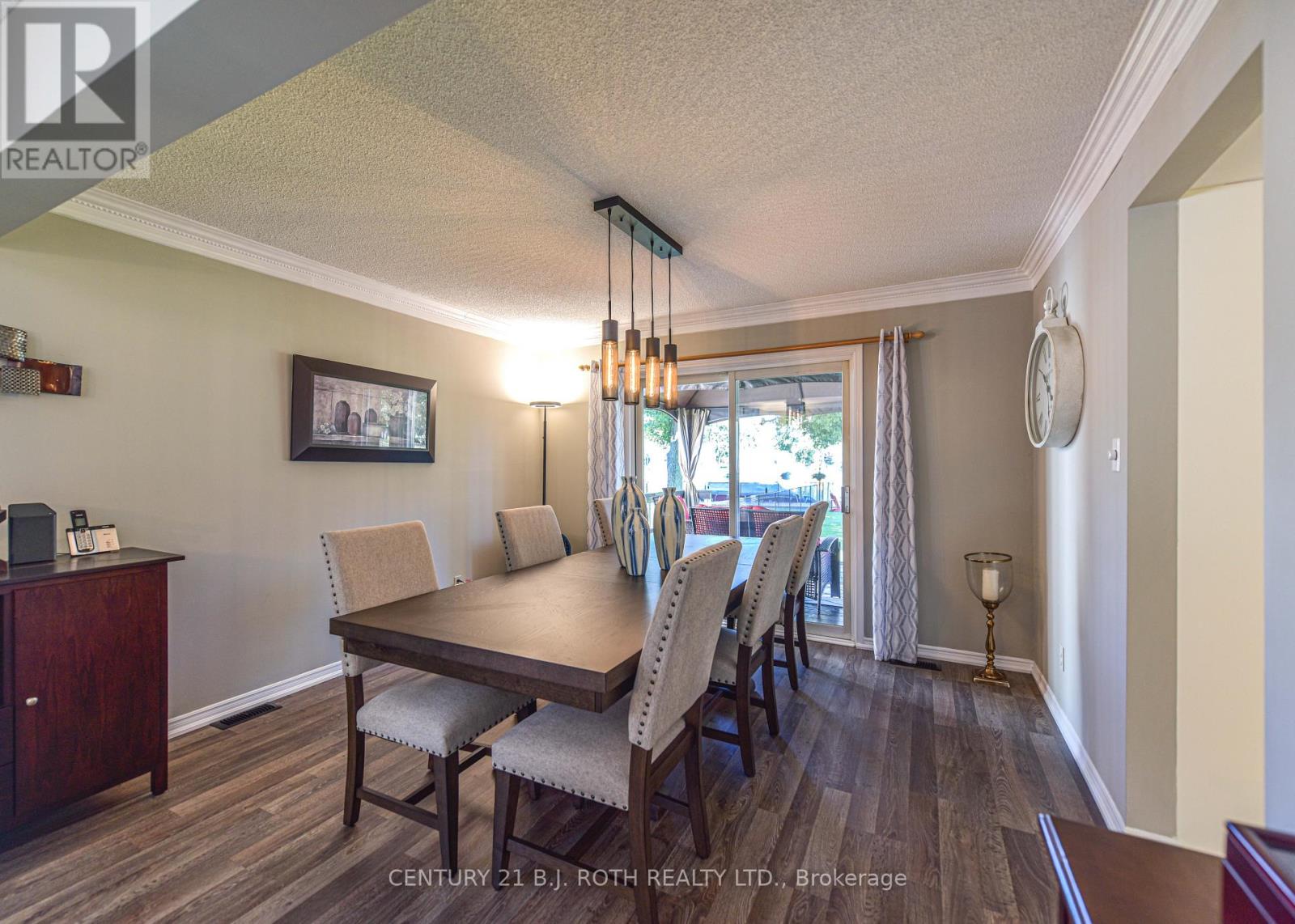 60 SIMCOE ROAD - 6