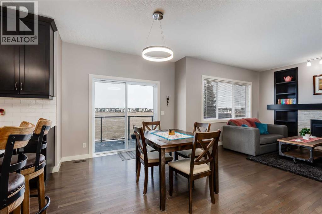 382 Williamstown Green NW - 11