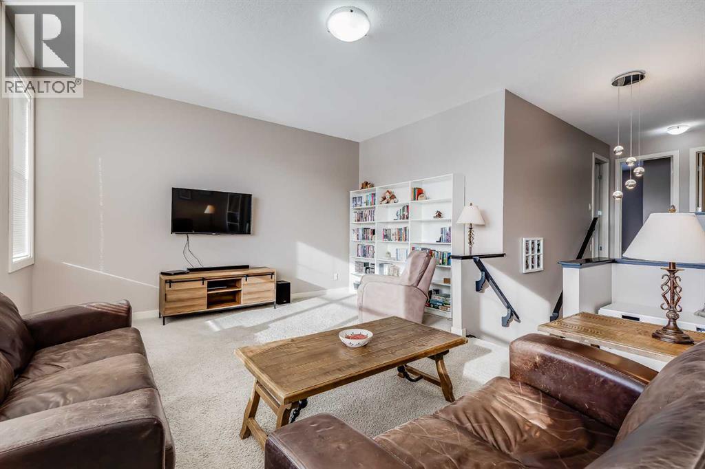 382 Williamstown Green NW - 21