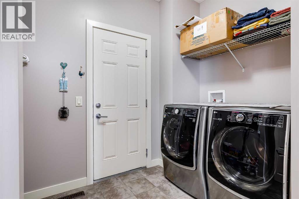 382 Williamstown Green NW - 17
