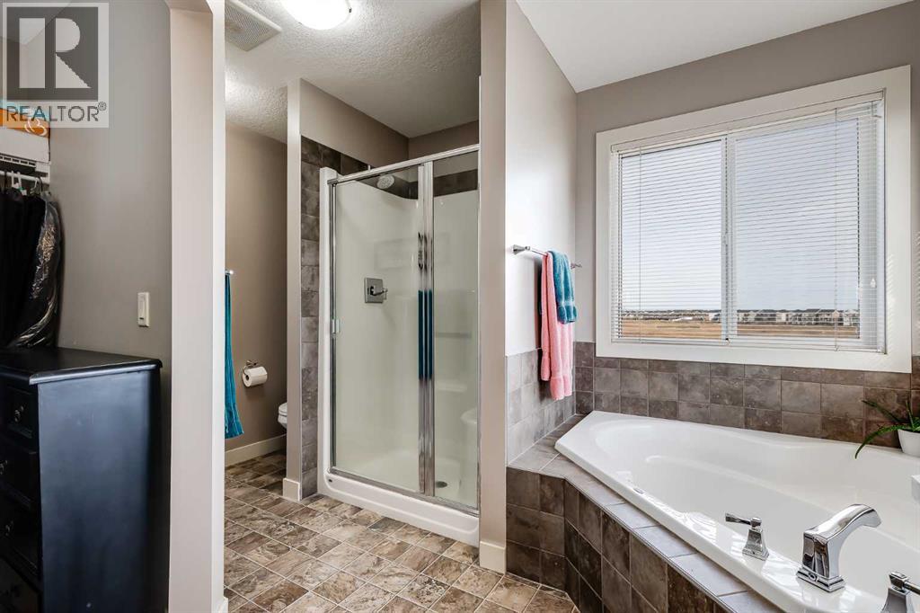382 Williamstown Green NW - 26