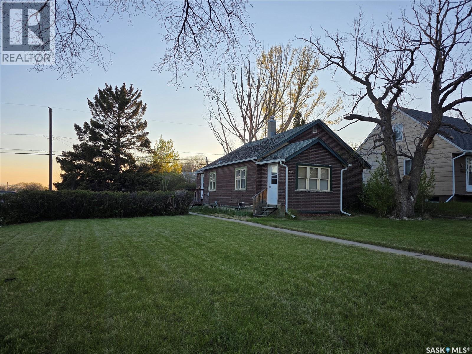 604 3rd AVENUE NW - 20